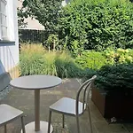 Happy Aparthotel