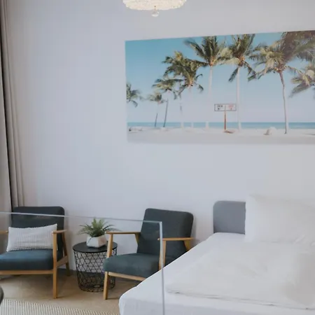 Happy Aparthotel